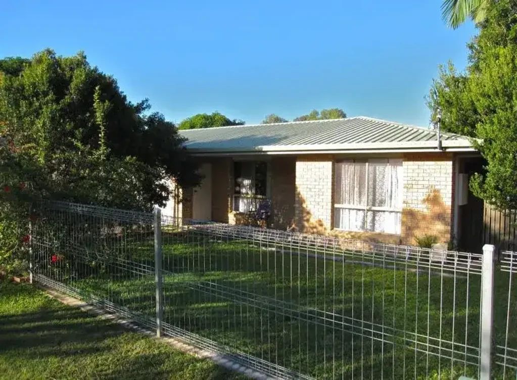 Labas ng Bahay - 64 Robert Street, Urangan, QLD 4655