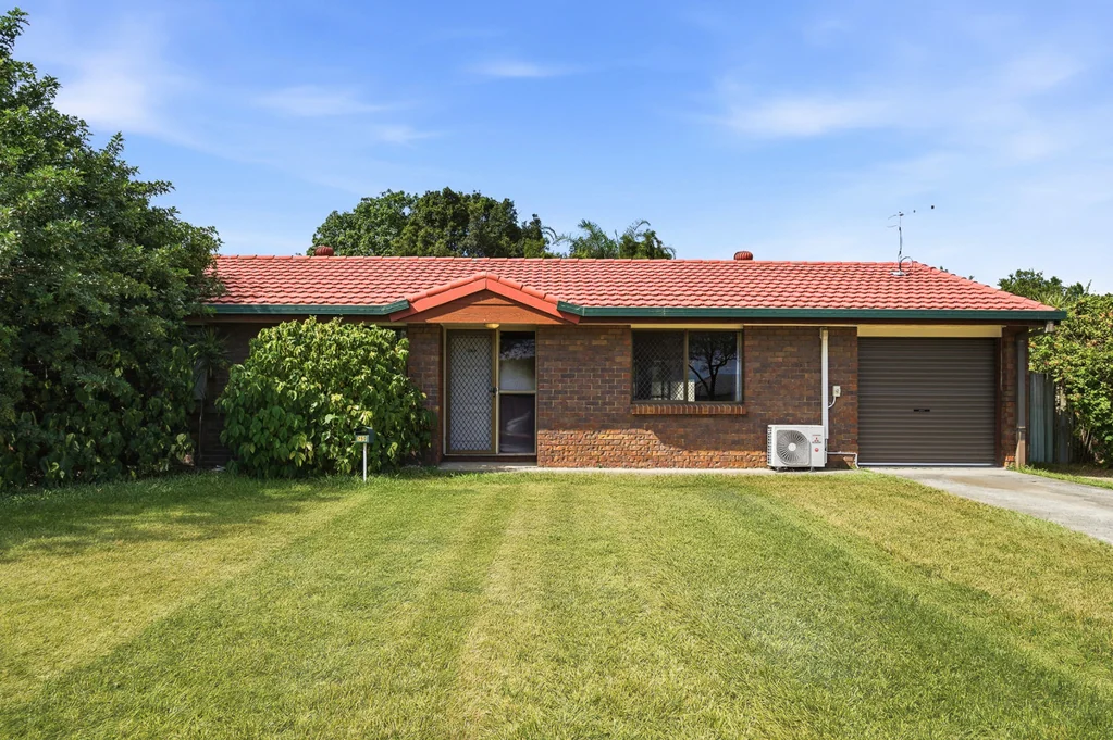 Calamvale 4침실 Twice the Opportunity: Two Side-by-Side Homes in a Prime Lifestyle Corridor