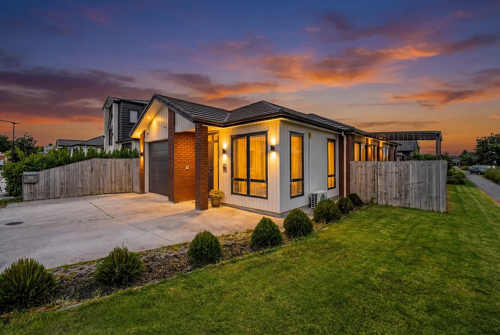 12 Millfield Lane, Papakura, Auckland