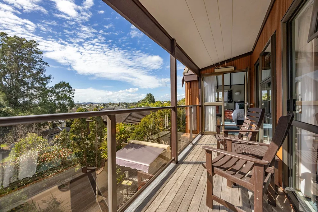 3/8 West Lynn Road, Titirangi, Waitakere City, Auckland