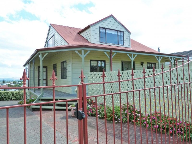 4b Lincoln Road, Bluff Hill, Napier, 5 Kuwarto, 2 Banyo