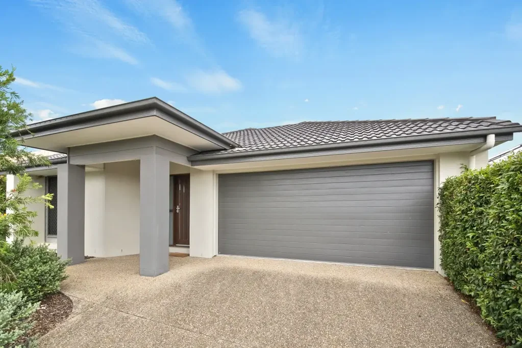 GREAT HOME - PARK SIDE LOCATION!