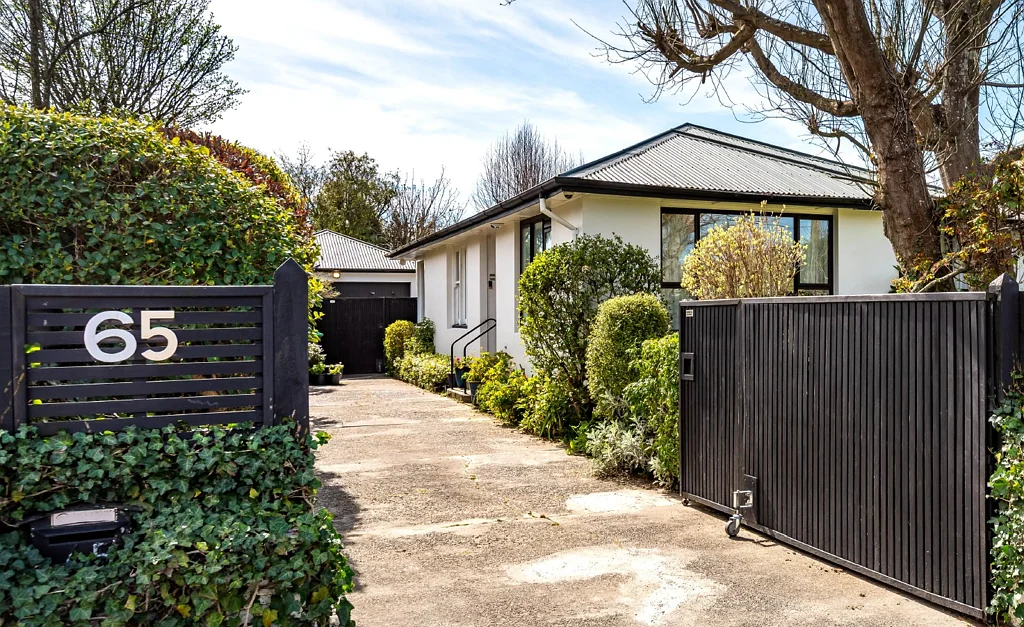 Upper Riccarton 3房  Character, Comfort, and a Garden You'll Adore