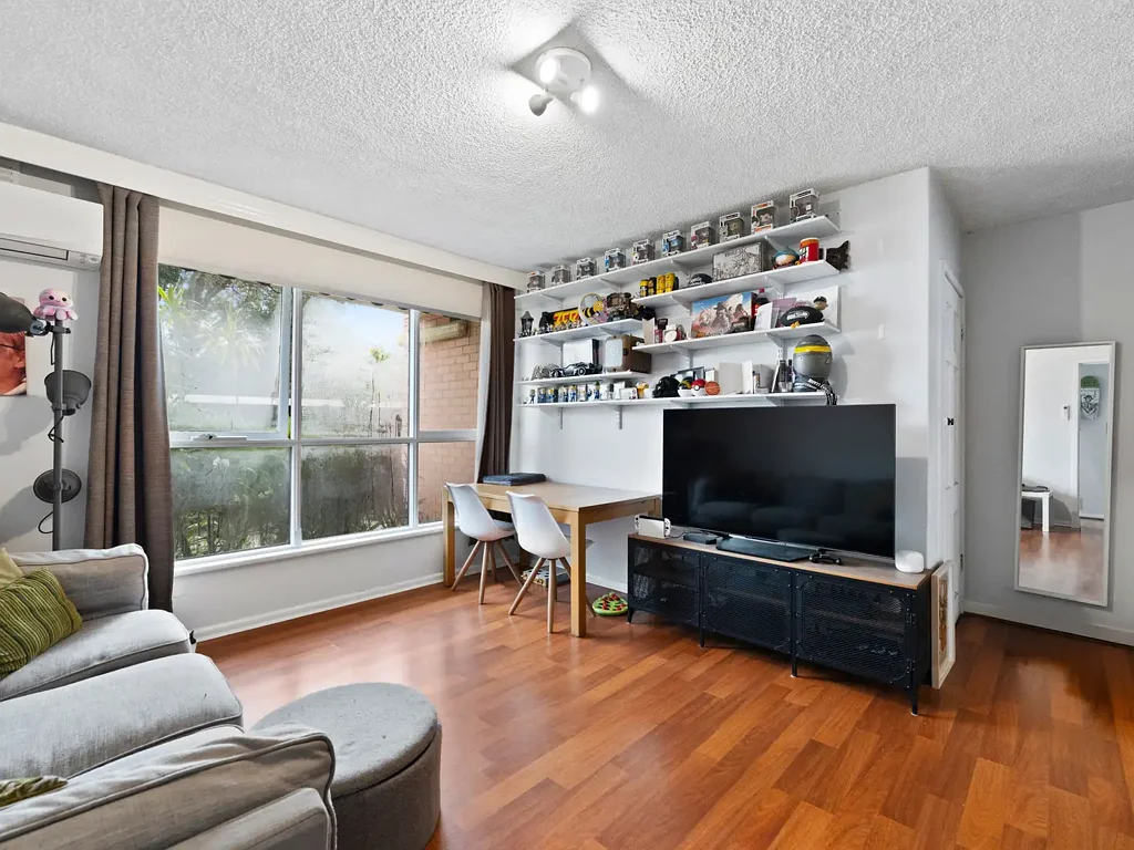 West Footscray 2कमरा Position, Potential and Lifestyle Appeal.