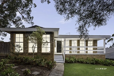 Greensborough 4房 宽敞的家庭生活空间，卓越的娱乐区域 Expansive Family Living with Exceptional Entertaining Space