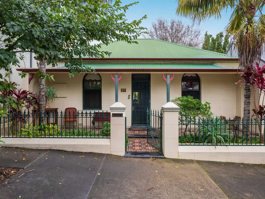 St Peters 3Kwarto Impeccable Victorian with 10m frontage