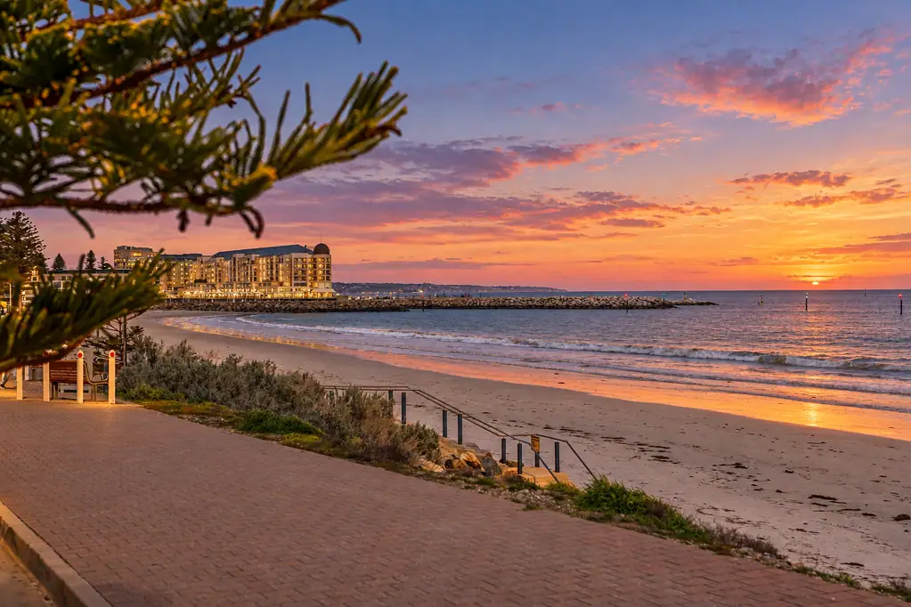 Glenelg North 2Kwarto Uninterrupted Ocean Views and an Unbeatable Beachside Lifestyle