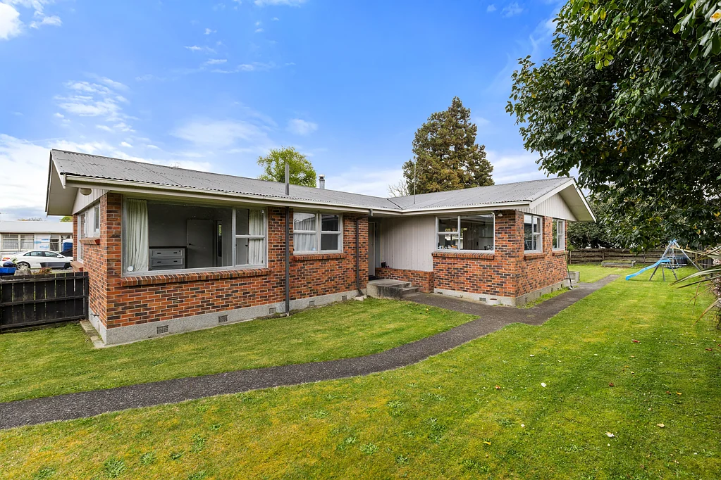 Matamata 3 Slaapkamer Solid brick home in central location