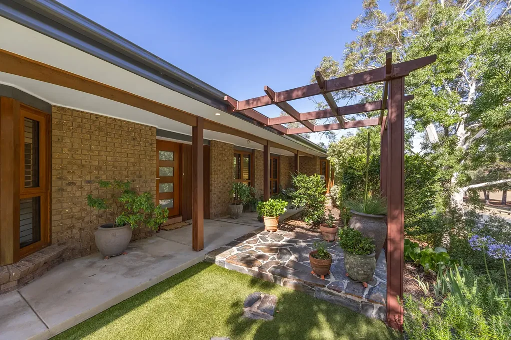 2 Jackie Howe Crescent, Macarthur, ACT 2904