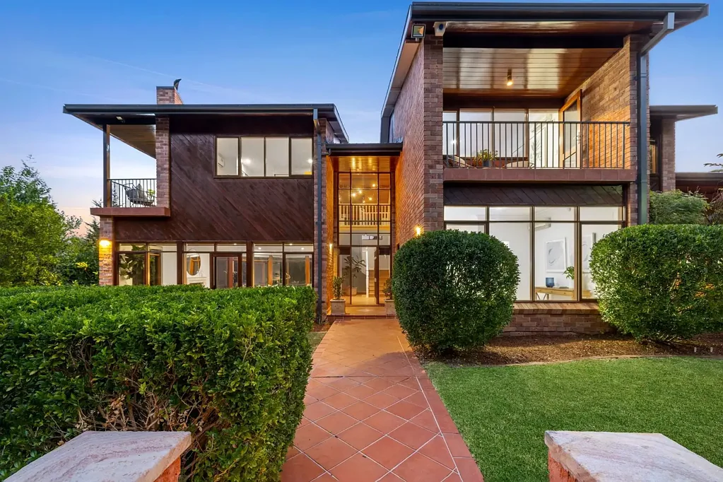 St Ives 5 Bedroom Striking Architecturally Designed Home In St Ives North Catchment