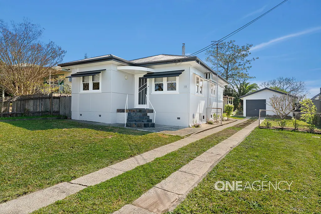 11 Mulgen Crescent, Bomaderry, NSW 2541