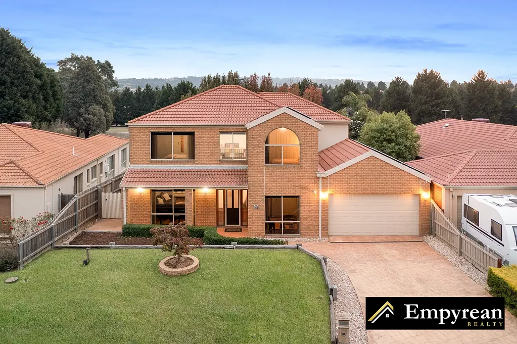 Wallan 5房  A Grand Family Retreat with Views, Space & Style in Hidden Valley