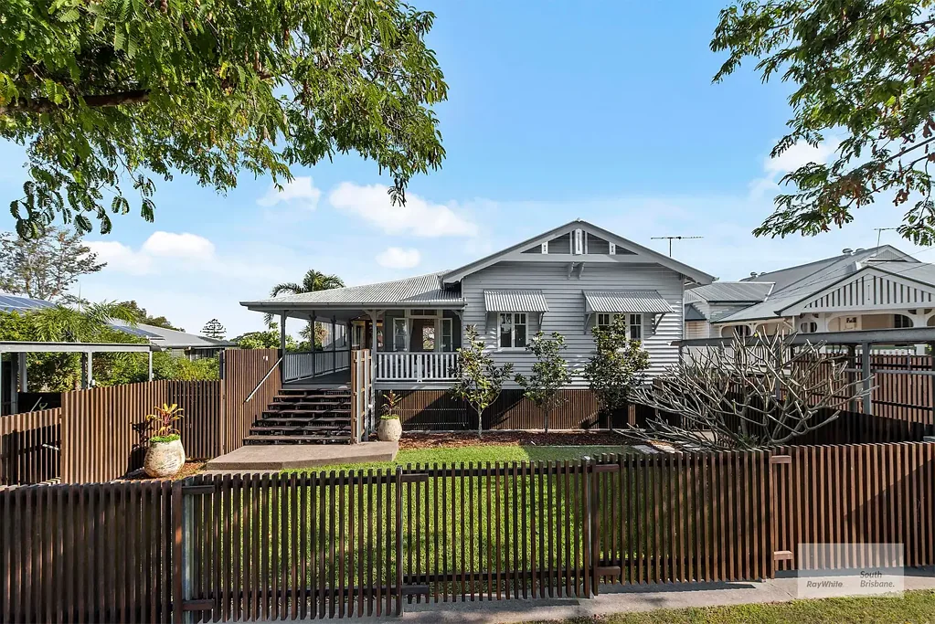 Highgate Hill 7 Slaapkamer The family home you have been searching for...
