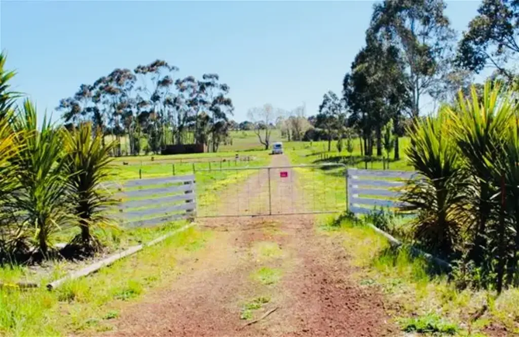 9 Acres land with Services - Hamilton