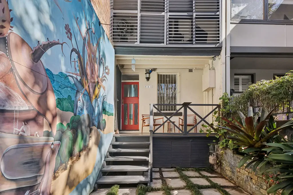 Surry Hills 3Moenga Renovated Mixed Use terrace / village heart of Crown Street