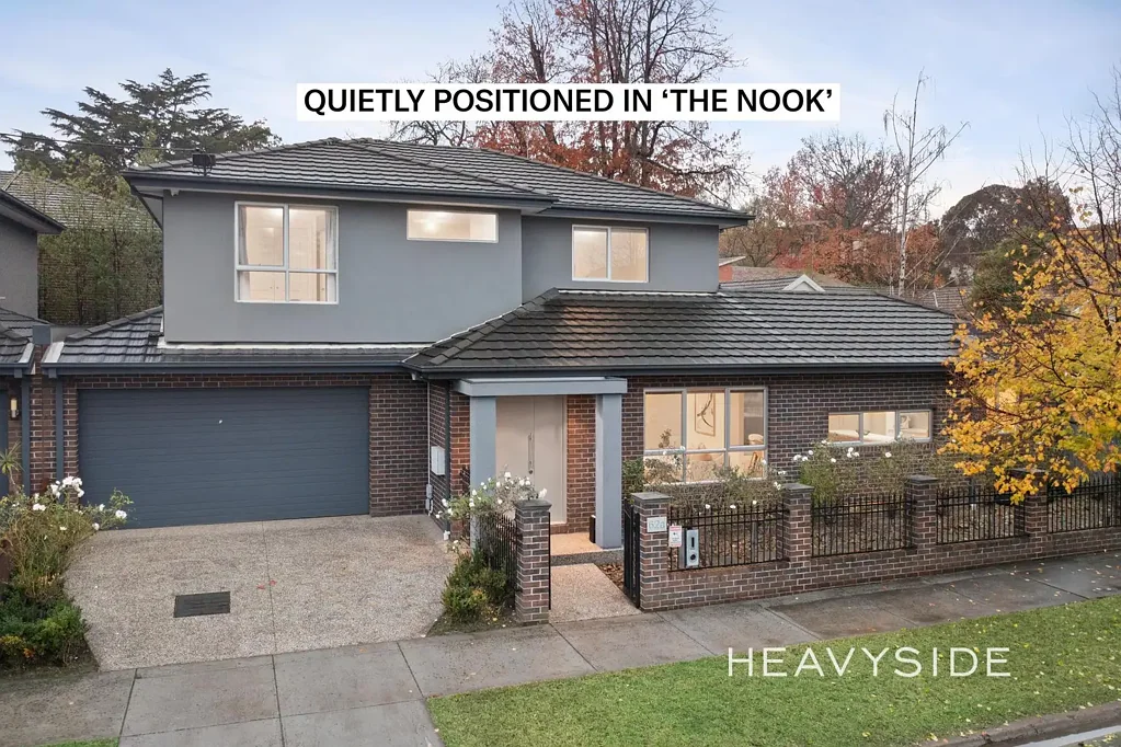 Balwyn North 4房 巴尔温高中学区豪华4卧室家庭住宅
定制设计、Miele电器、带顶棚户外露台
豪华主卧套间、多功能楼上休息室
全屋暖通空调、内进式双车库
步行至商店、电车站、学校
理想现代家庭生活，尽在此处 Modern family home within the Balwyn High School zone and quietly located in 'THE NOOK'