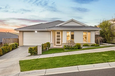Sunbury 4Kwarto State-of-the-Art Contemporary Living, Superb Views