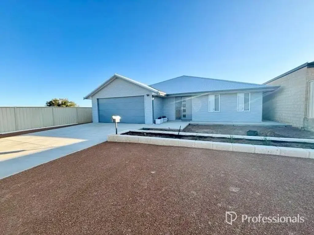 Brand New 3x2 Home in Waggrakine