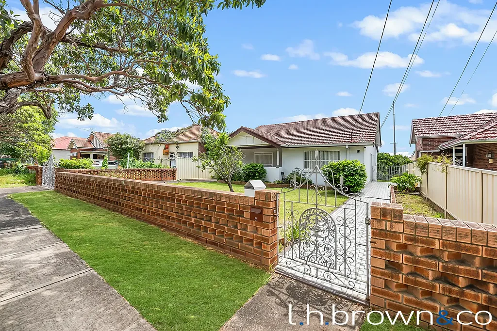 Campsie 2Kwarto Full Brick Character Home on a Substantial 650sqm Block