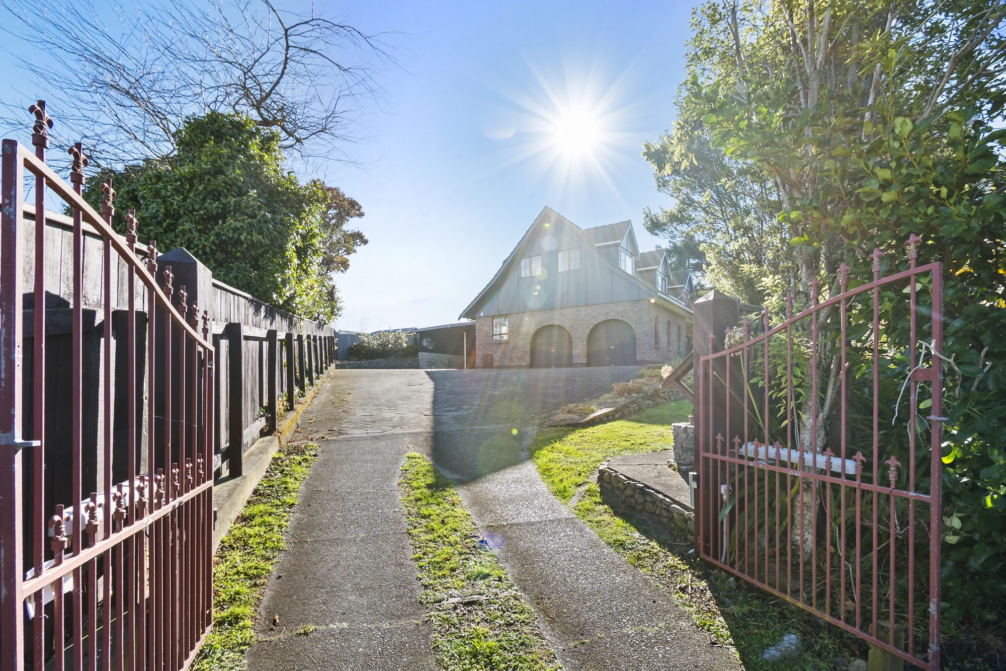 Feilding 5房  Space, Views & Income Potential – Act Now