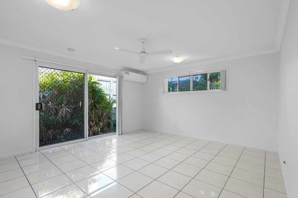 UNIT 1 69 OFF LANE, SOUTH GLADSTONE QLD 4680, 0 Kuwarto, 0 Banyo, Unit