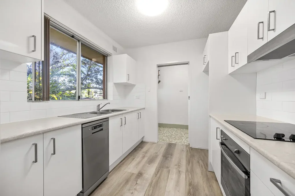 Spacious & Convenient Top-Floor Unit