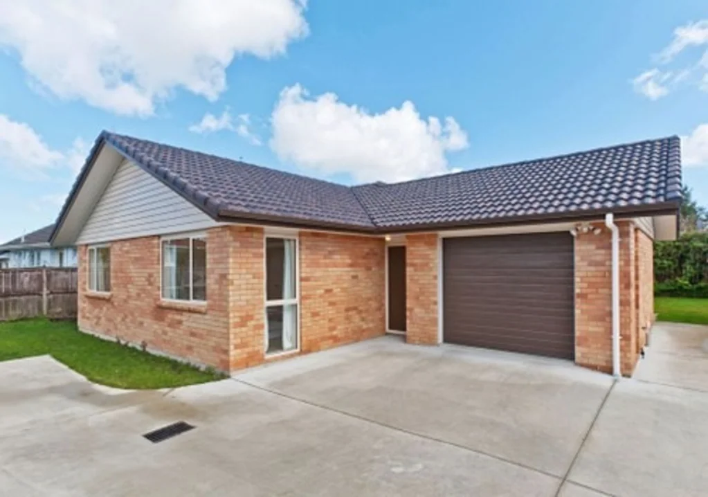One Level Stand alone Family Home!