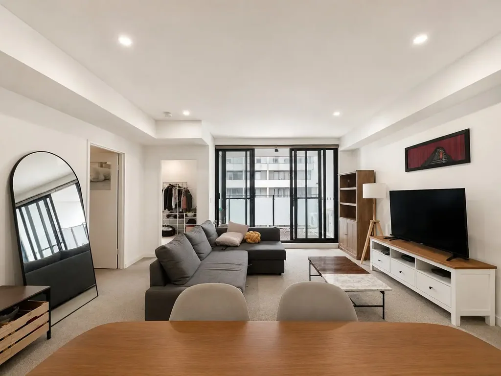 Stunning Furnished 2 Bedroom Near Wolli Creek Station