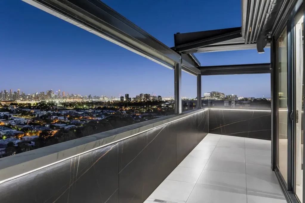 Maribyrnong 4침실 BESPOKE CHARACTER, STUNNING VIEWS, AND 2 LEVELS OF MODERN BLISS