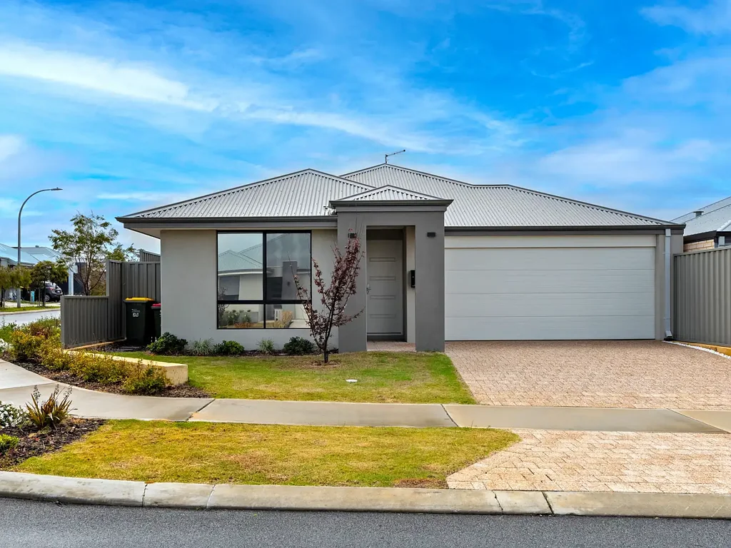 Eglinton 3Zimmer Immaculate Home with Strong Rental Return in Prime Coastal Location