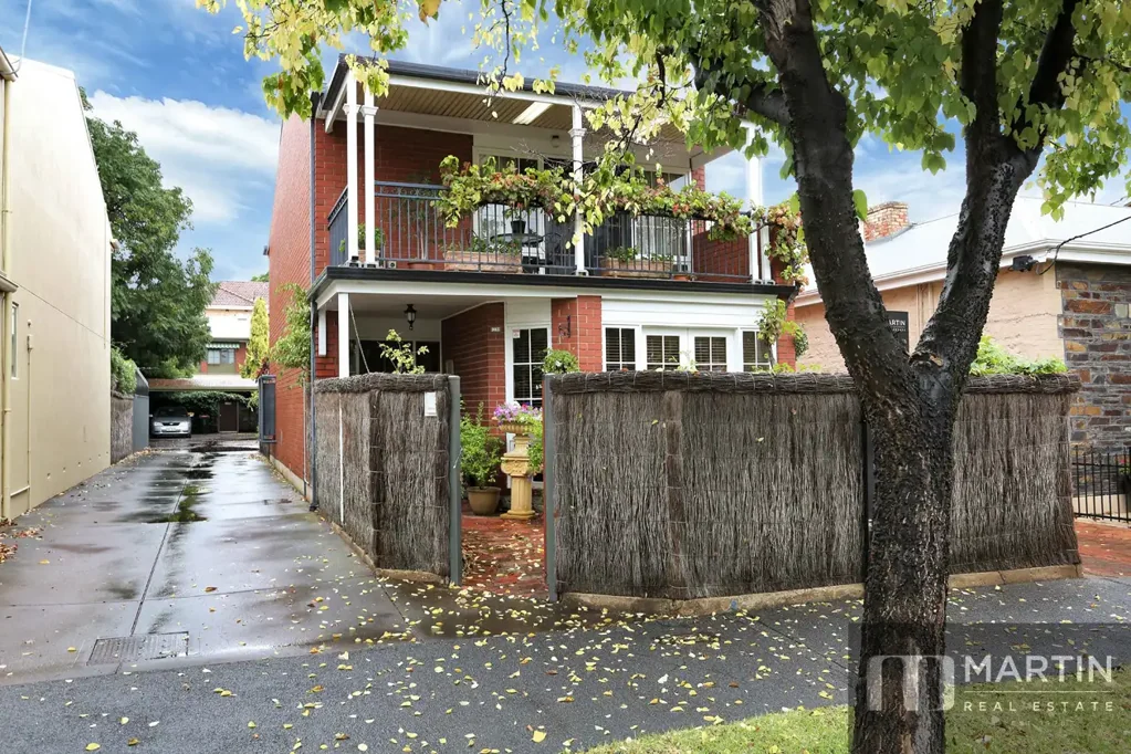 2 STOREY TOWNHOUSE