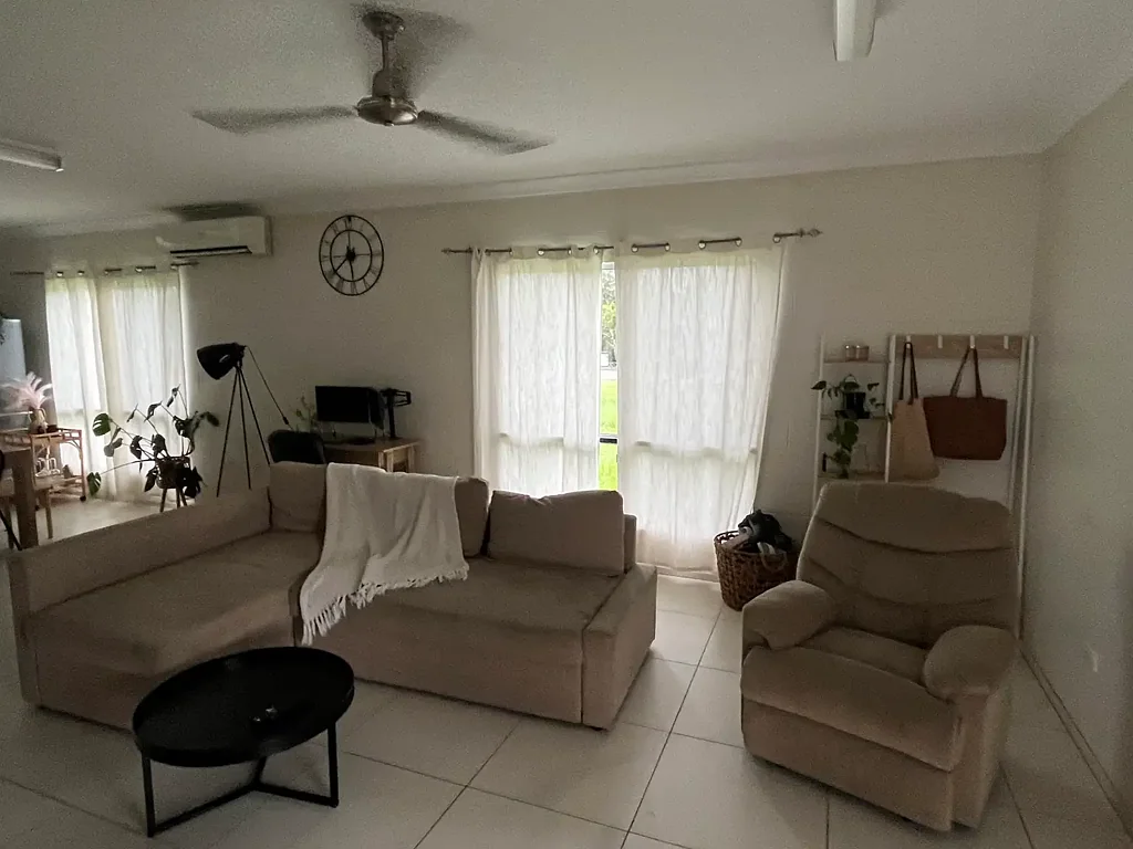 ACREAGE WITH SOLAR! 3 Bed + Study!