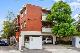 2/33 Staley Street, Brunswick