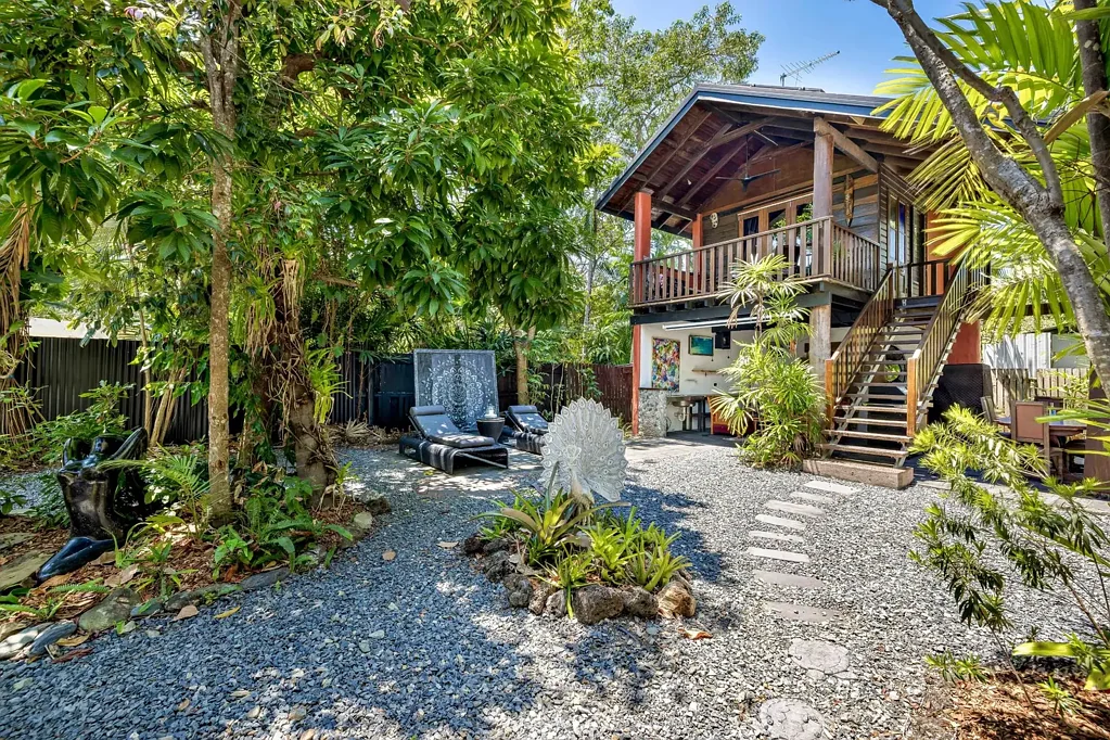 90 Christensen Street, Machans Beach, QLD 4878