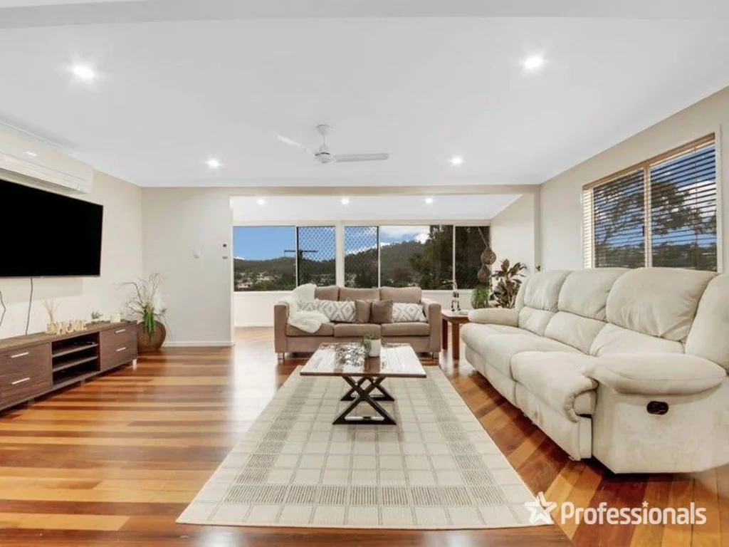 10 Quandong Street, Kin Kora, QLD 4680