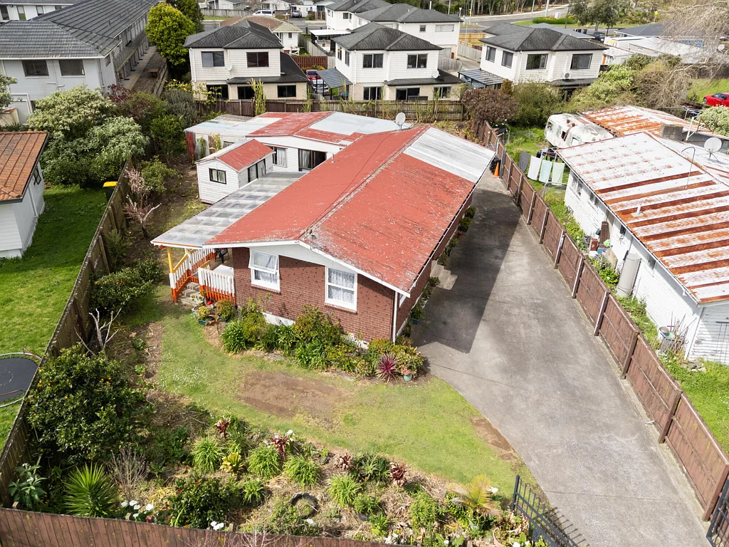 Mangere Bridge 3બેડરૂમ THREE-BEDROOM CLASSIC WITH GARAGE & WORKSHOP