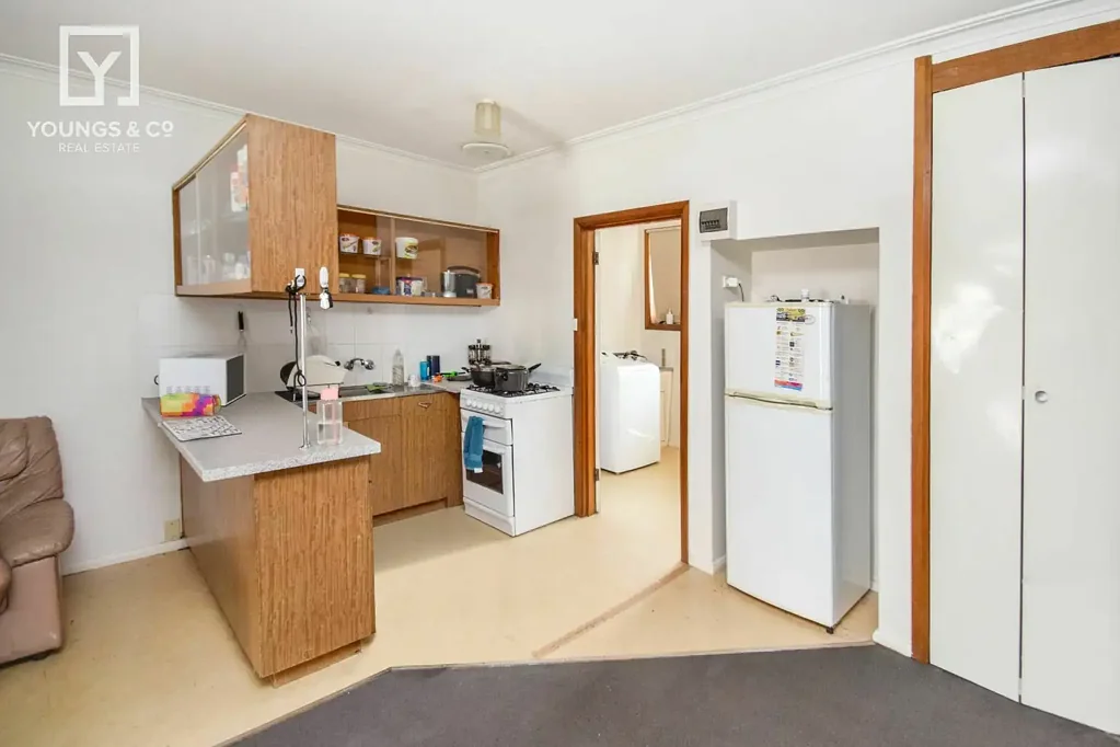 Well Presented Two Bedroom Unit
