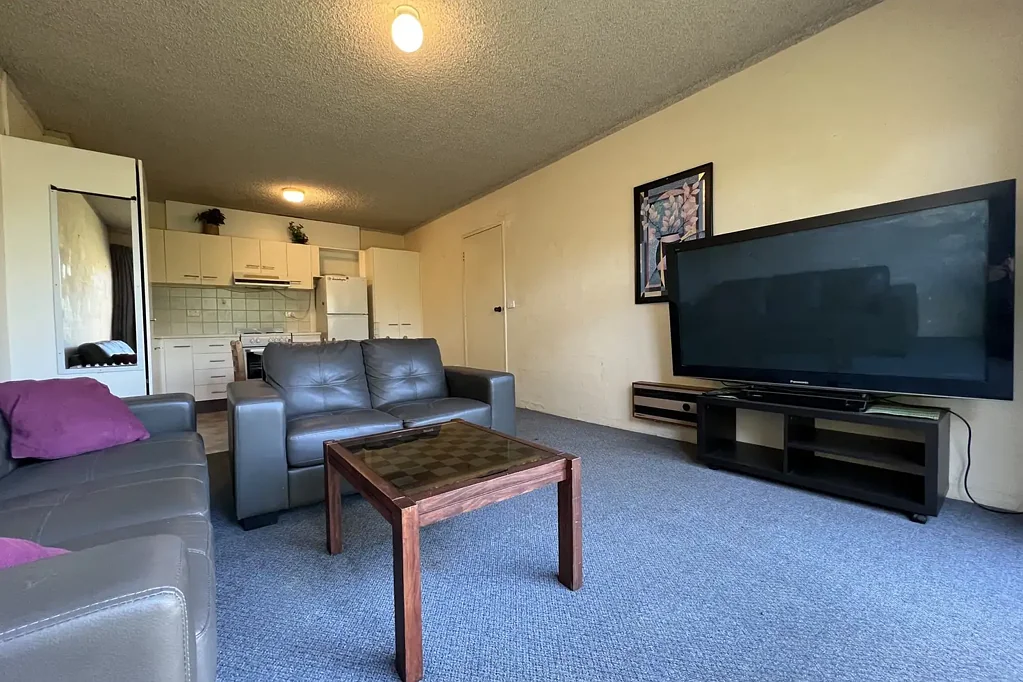 Spacious 1 Bedroom Apartment