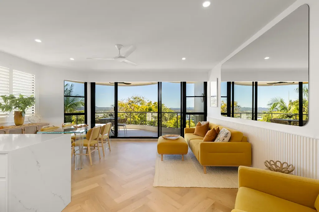 Noosa Heads 2Zimmer Luxury Apartment Showcasing Sweeping Views Over Laguna Bay & Noosa River