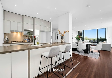 Gordon 3Zimmer Elevated Skyline Penthouse with Expansive Living - 208 sqm on Title