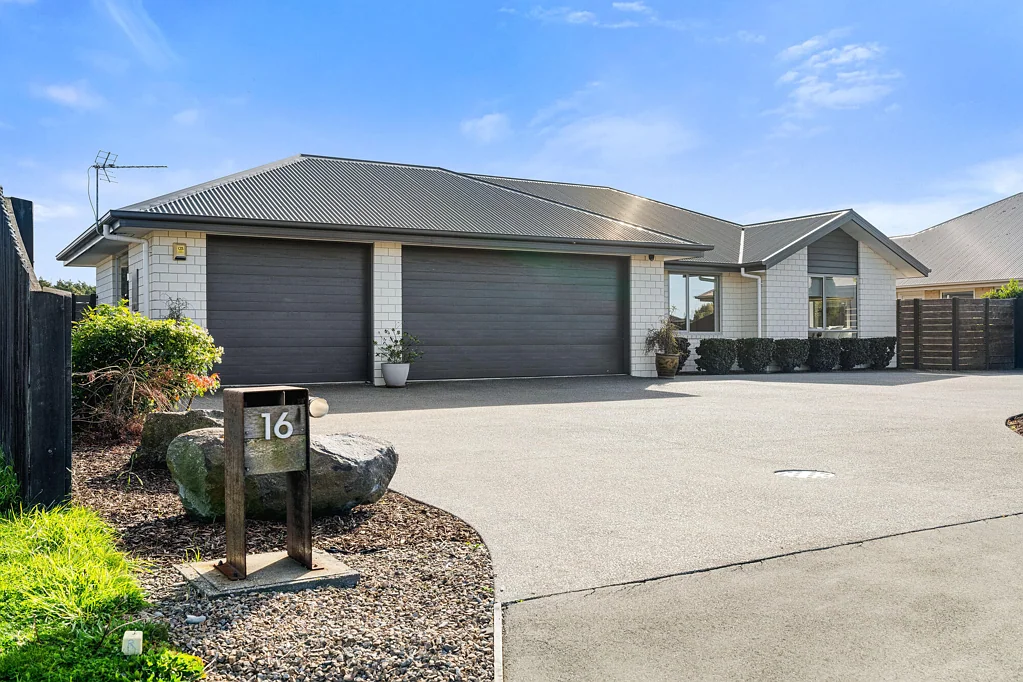 Leeston 4 Bedroom Warm & Welcoming in a Quiet Cul-de-sac