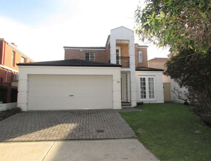 186 Thelma Street, Como, WA 6152, 3 Bedrooms, 2 Bathrooms, House