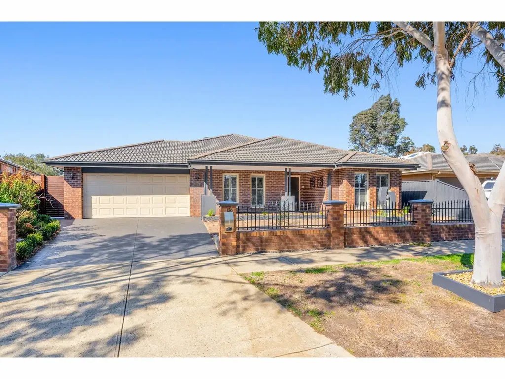 128 Laurimar Boulevard, Doreen, VIC 3754