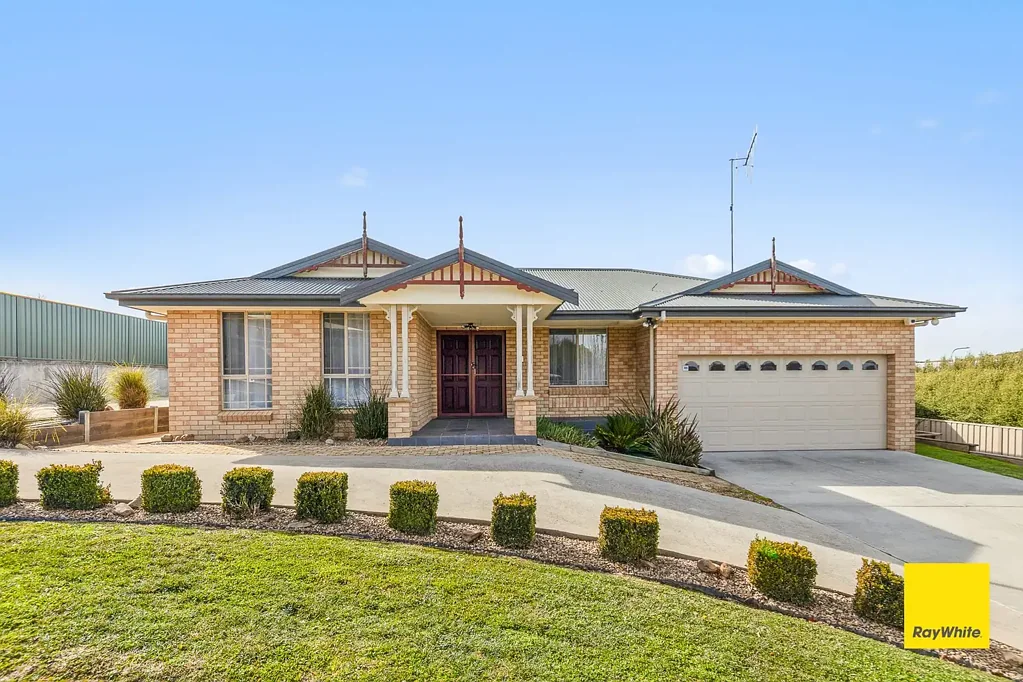 4 Mcfadzen Place, Bungendore, NSW 2621