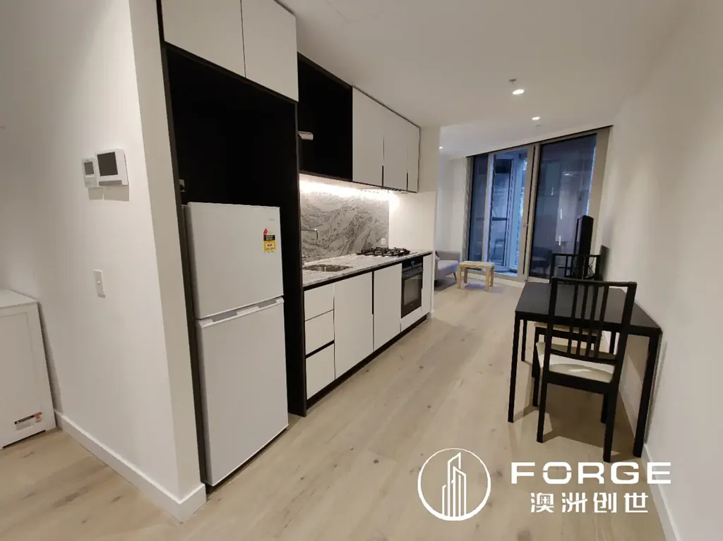 Luxury Ritz Carlton Hotel Apartment, 1 Bedroom + 1 Study Room Fully Furnished.