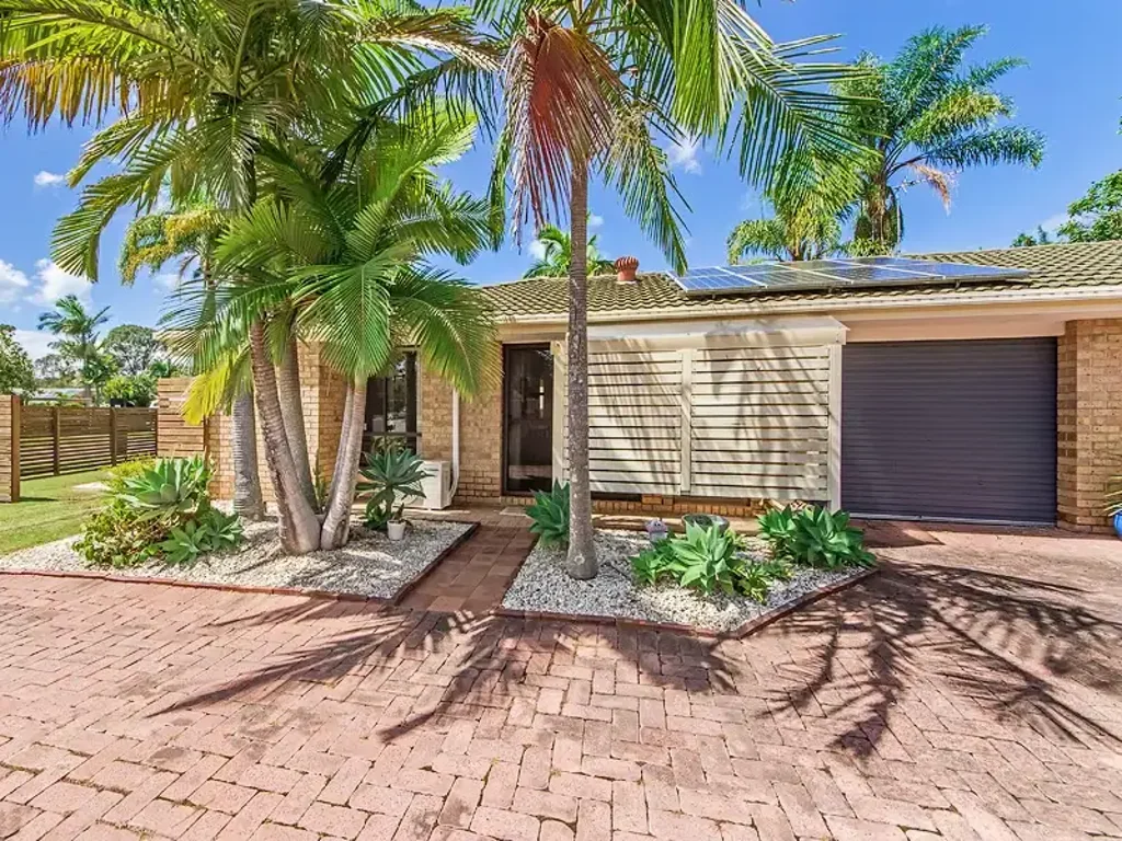 Spacious Duplex with Solar, Spacious Yard & Water Included!