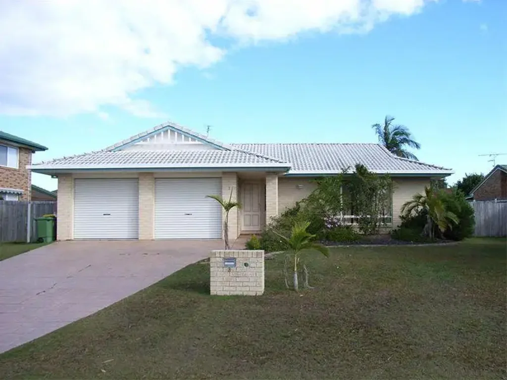 Pelican Waters home with 2 side access's -