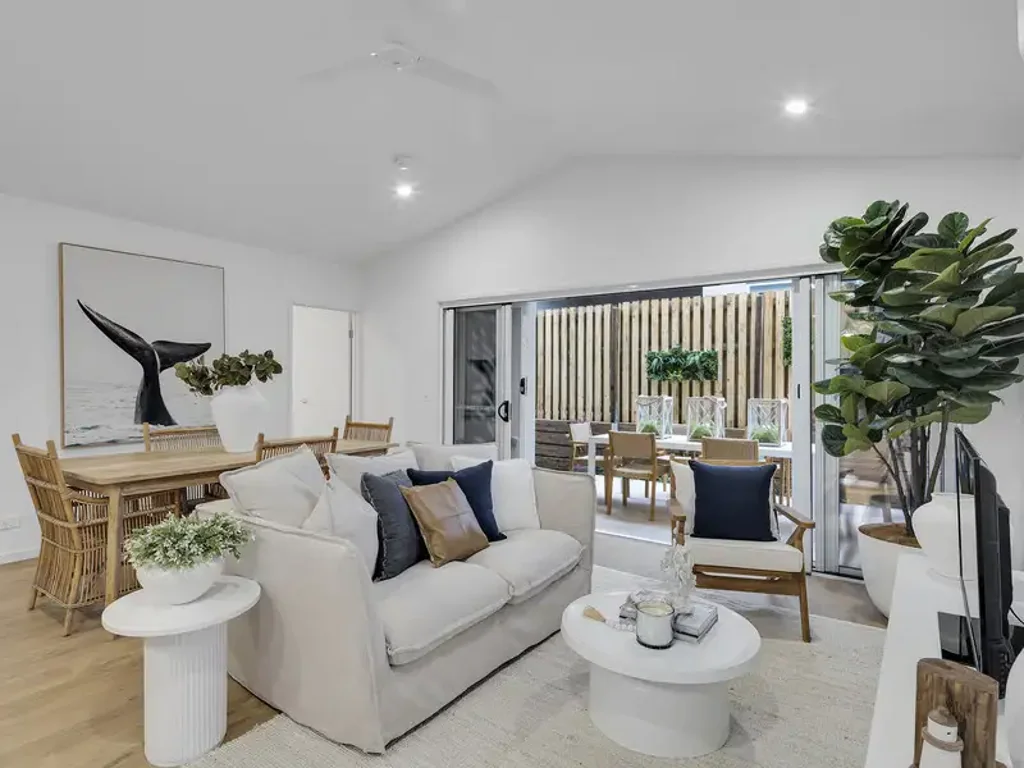 Urangan 2कमरा Introducing the Marlborough