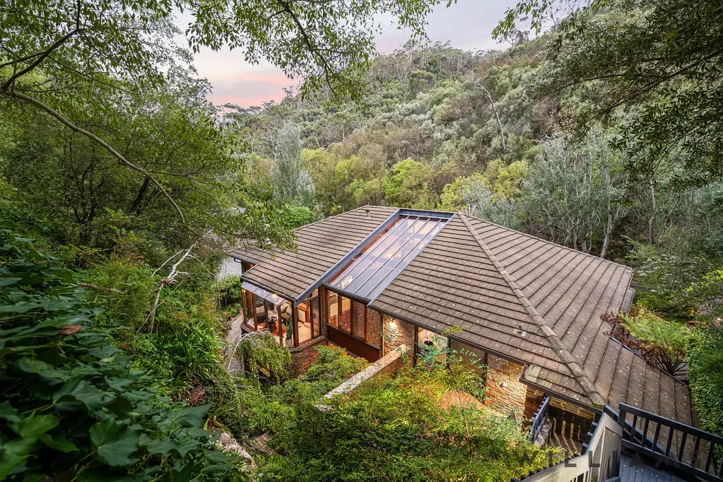 Waterfall Gully 4Zimmer AN ARCHITECTURAL HILLSIDE ESTATE OF RARE DISTINCTION IN PINDROP SERENITY