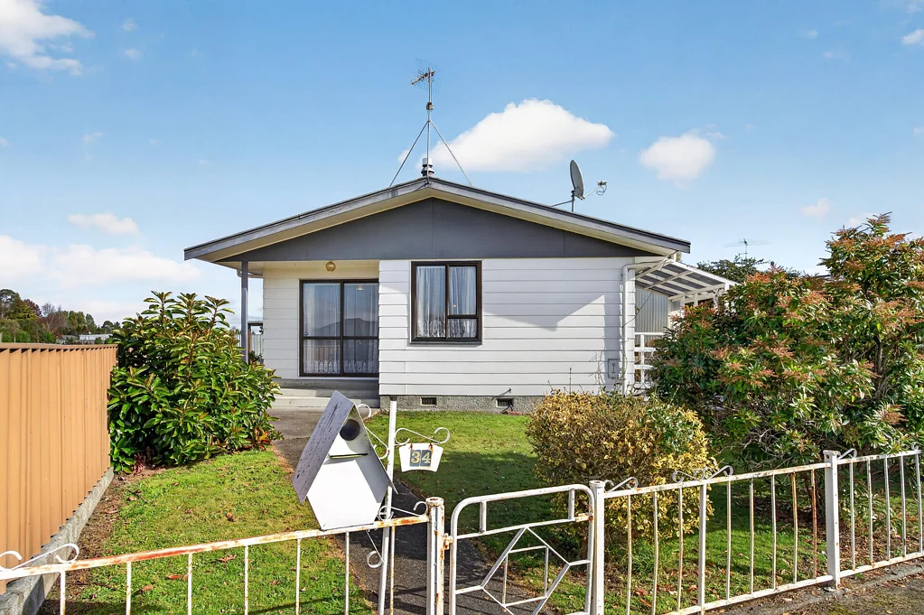 Masterton 2 Slaapkamer Sunny & Spacious Kuripuni Cutie-BEO $410,000